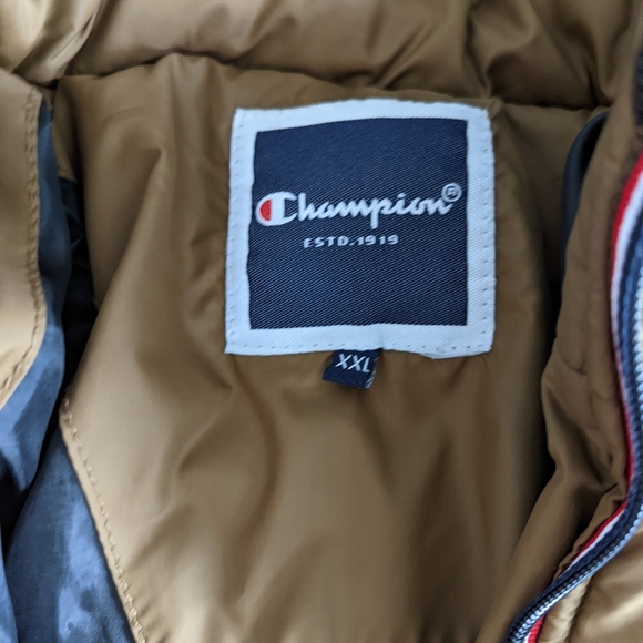 Champion Puffer Jacket - Picture 4 of 9
